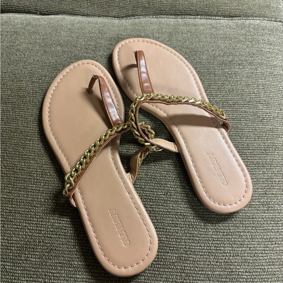 Old Navy Sandals - Picture 3 of 7